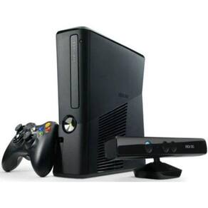 Console Xbox 360 Super Slim 4gb + 1 Jogo