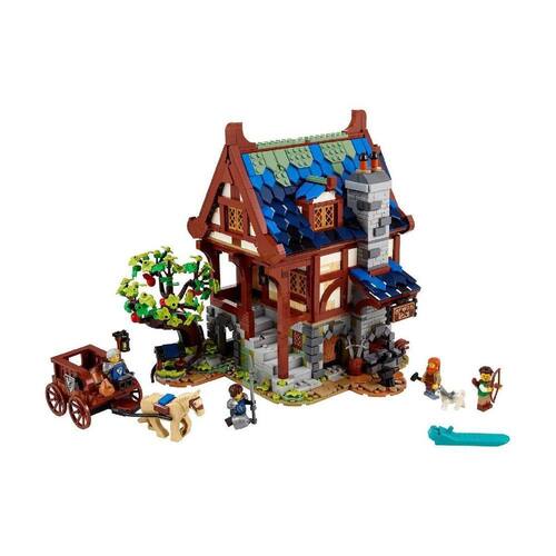 Brinquedo Lego Ideas Ferreiro Medieval Com 2164 Peças 21325