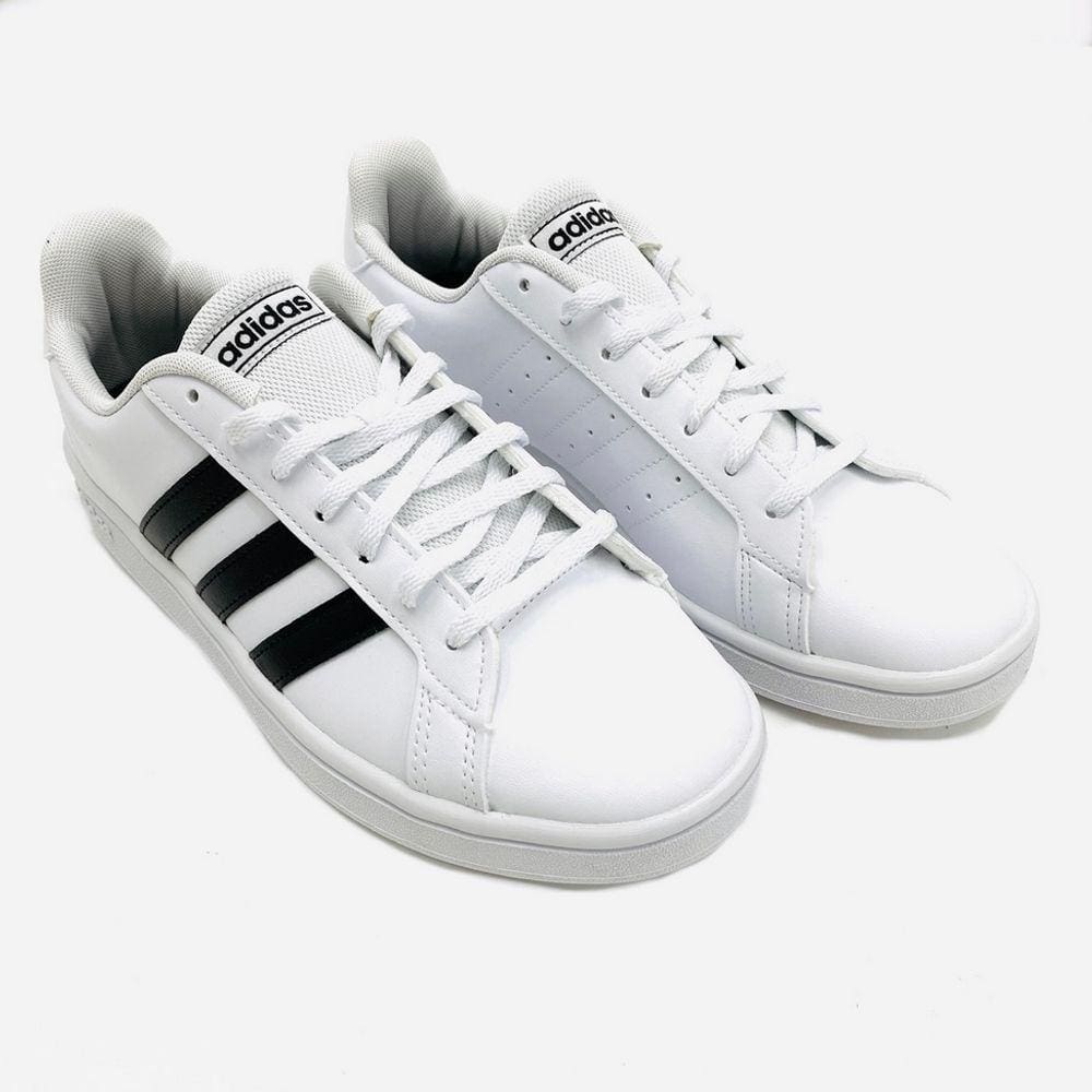 tenis da adidas preto e branco