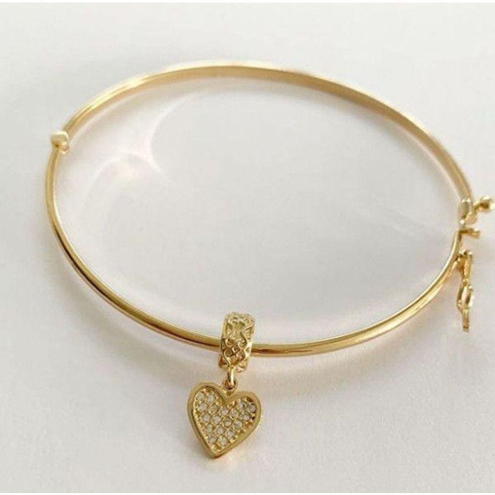 Bracelete Liso Com Pingente Berloque Coração Em Banho De Ouro