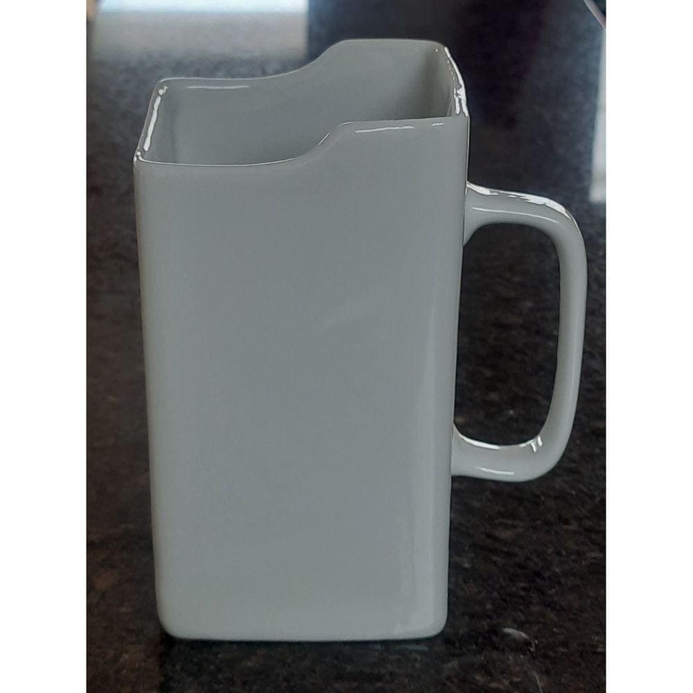Porta Leite e Suco Caixinha - Porcelana Branca