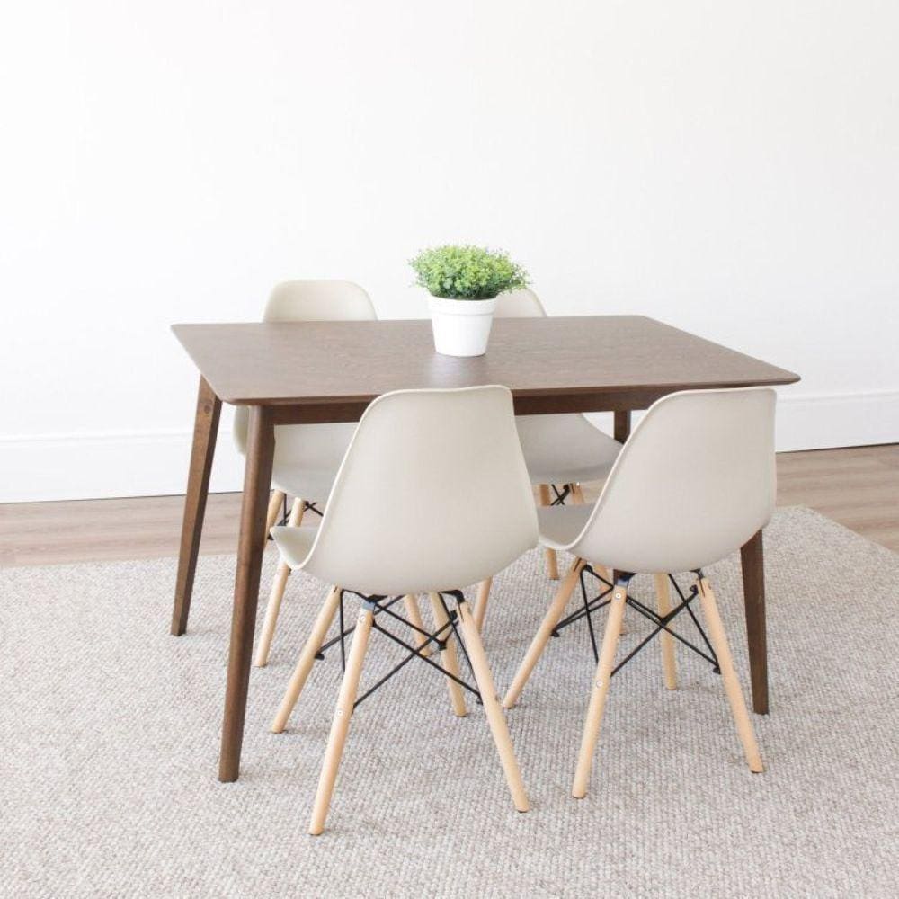 Conjunto Sala de Jantar Mesa Finlândia 120x75cm com 4 Cadeiras Eiffel PP Rivatti Nude