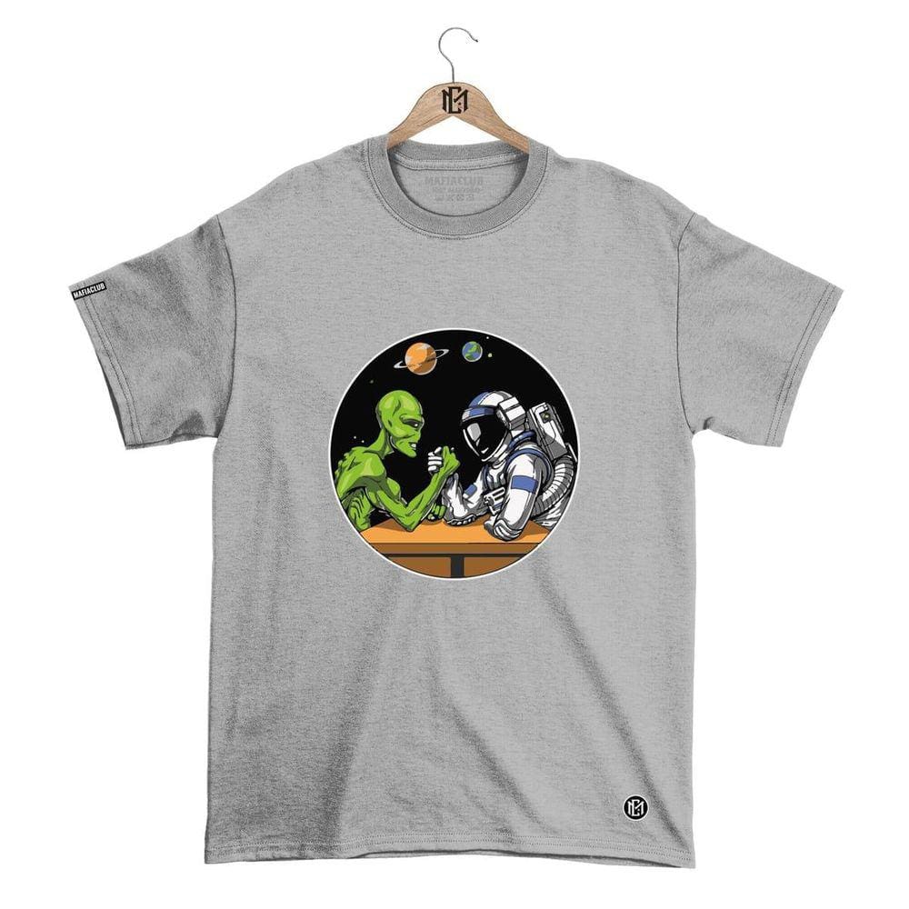 Camiseta Mafiaclub Gola Redonda Estampa ET vs ASTRO Streetwear fio 30.1 Penteado.