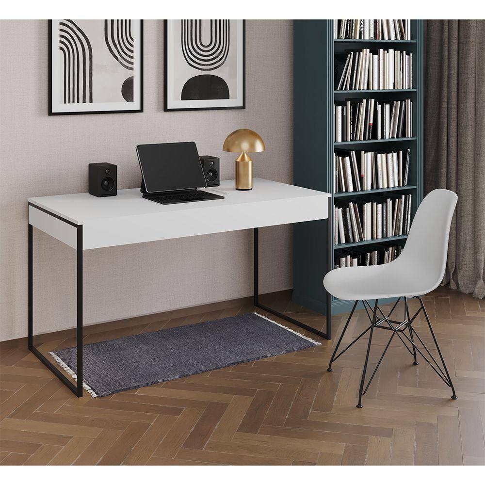 Escrivaninha Industrial Escritório Malta Branca 137X53Cm Com 1 Cadeira Branca Base Ferr Cor: Branco