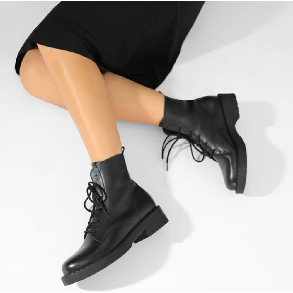 Coturno Giulia Domna em Couro Liso 253.006/231