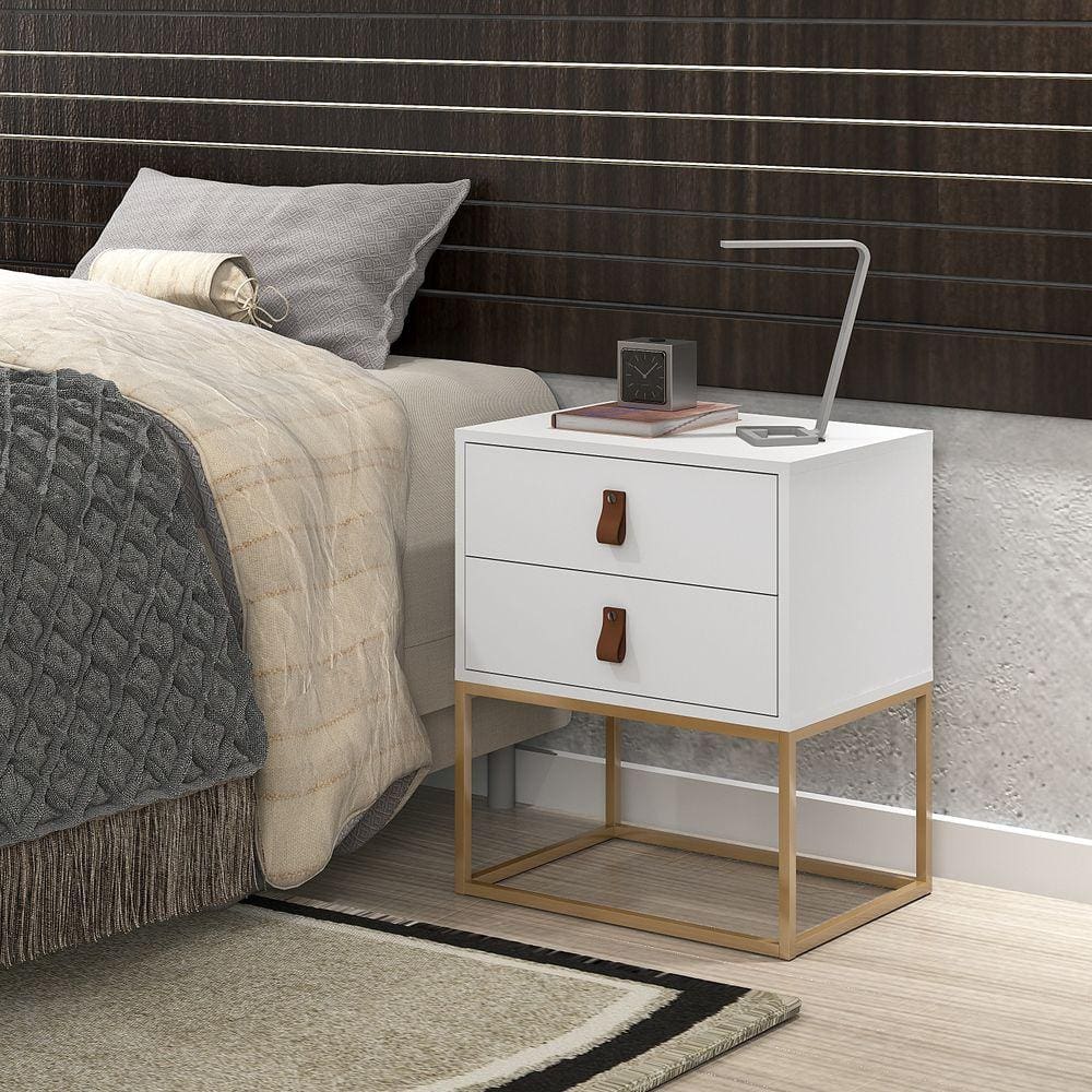 Mesa Cabeceira Branco Puxador em Couro Estilo Moderno Pés de Ferro