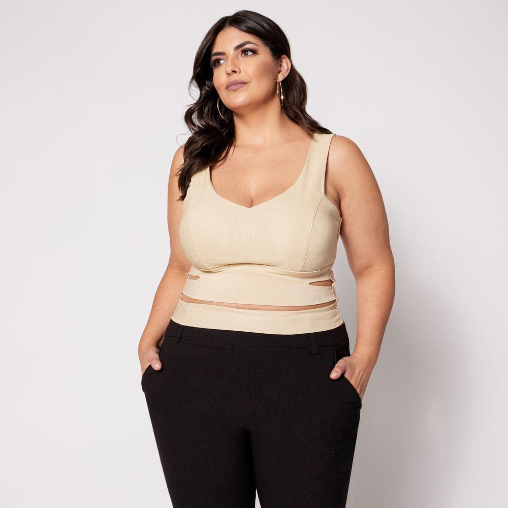 Blusa Cropped de Alça Plus com Recorte e Bojo