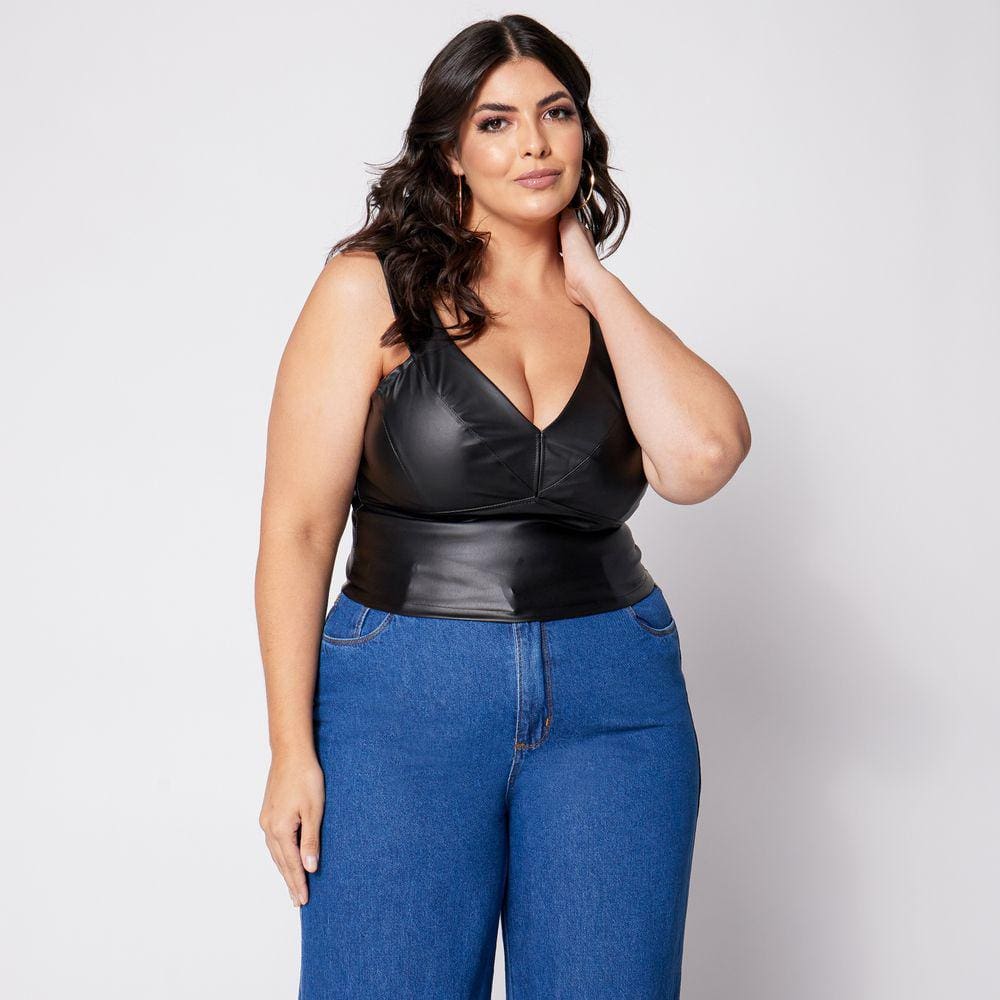 Blusa Cropped de Alça Plus Decote V em Corino