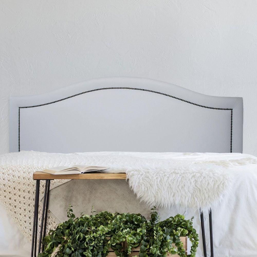 Cabeceira Casal Estofada para Cama Box Curva Luxo com Tachas 140x60cm Branco/Fumê