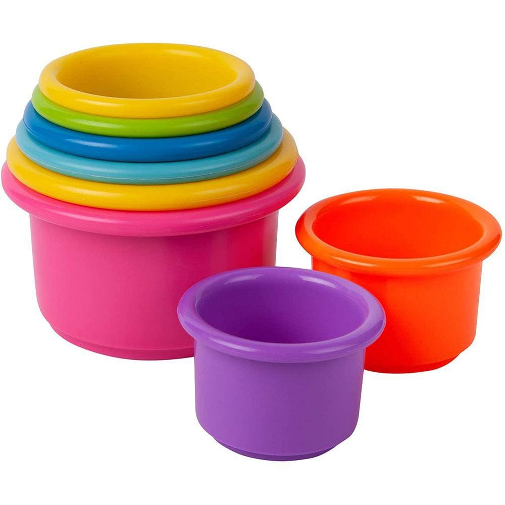 Os primeiros anos empilham brinquedos da copa