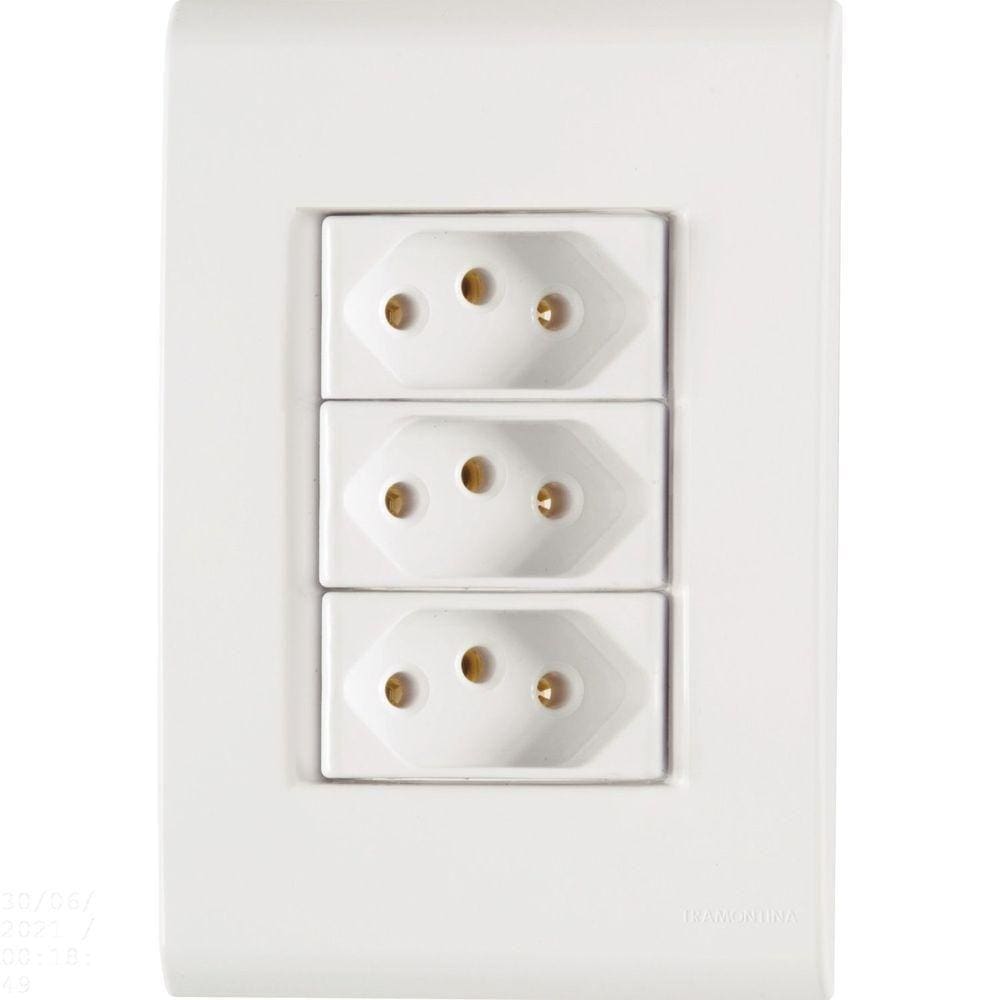 Conjunto 4x2 Com 3 Tomadas 2p+t 10 A 250 V Tramontina Liz Branco Tramontina