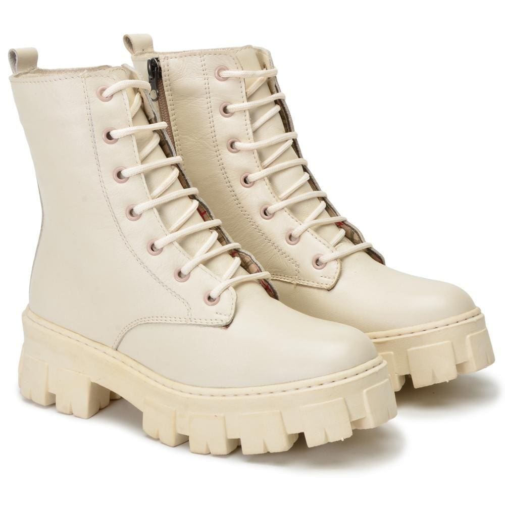 Coturno Feminino Tratorado de Couro Cano Médio Conforto