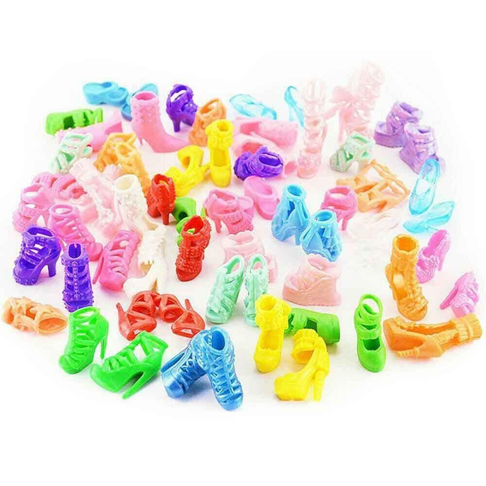 70pcs Itens para Barbie Boneca Joalheria Acessórios Vestidos Vestidos Conjunto de Roupas