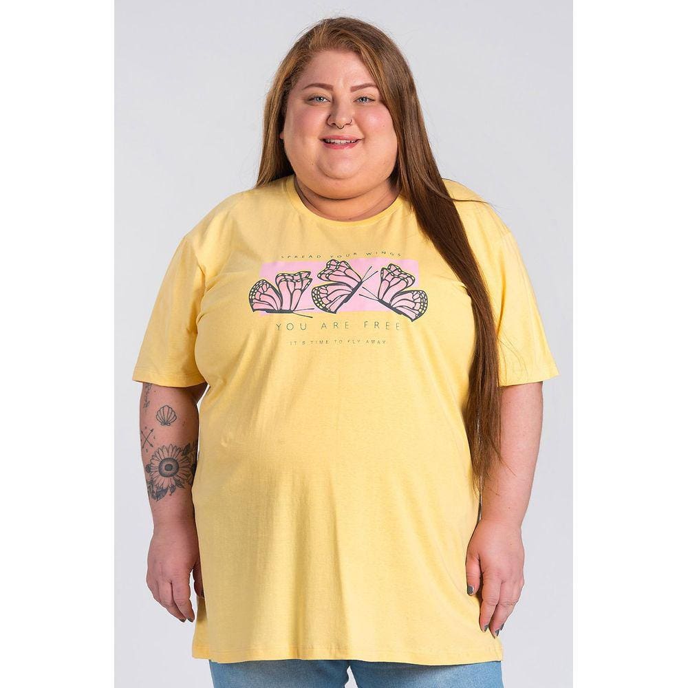 T-shirt Feminina Plus Size Malha Algodão Estampada "SPREAD YOUR WINGS" - Serena