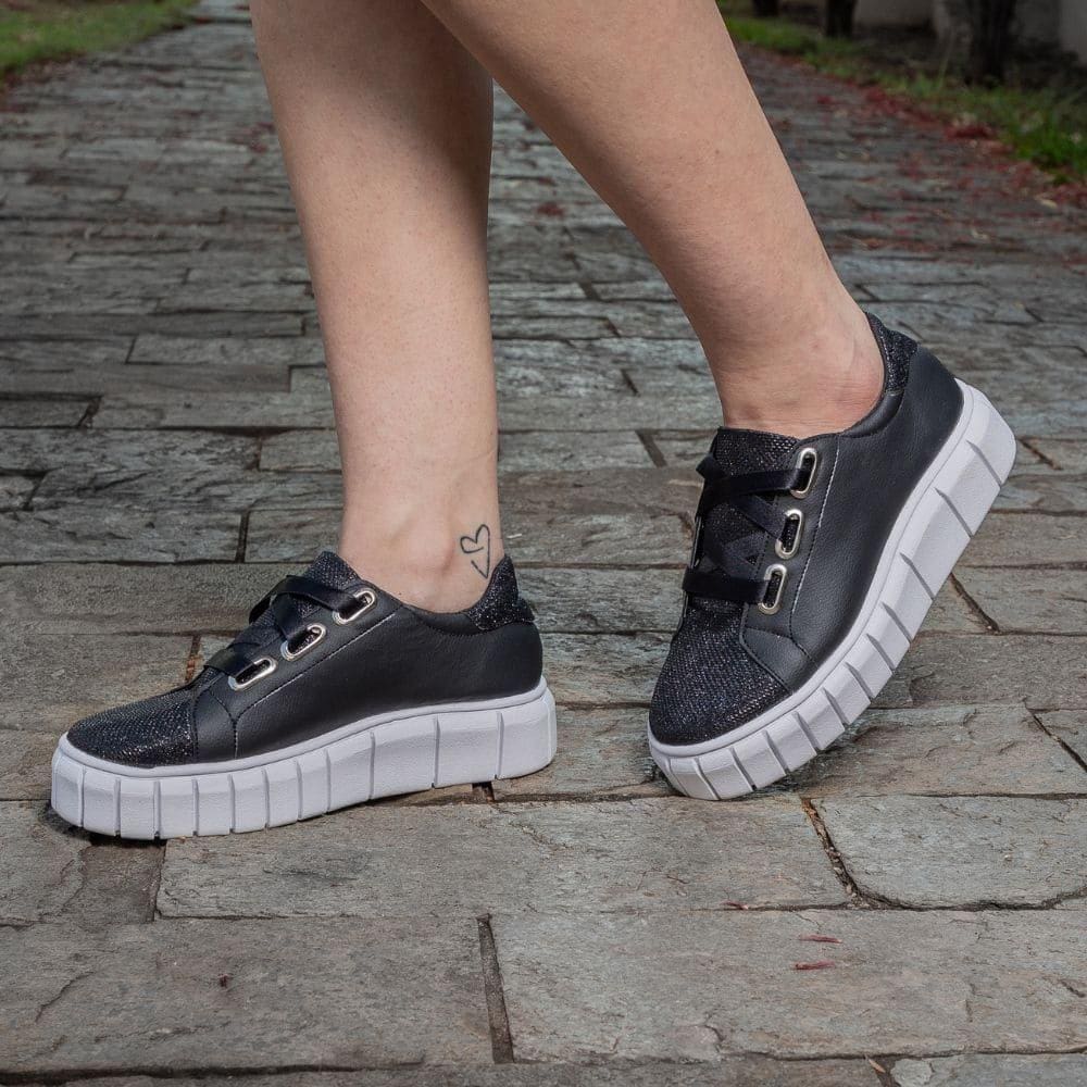 Tênis Feminino Gliter Brilhante Charme e Elegância com Amarração em Cetim Preto