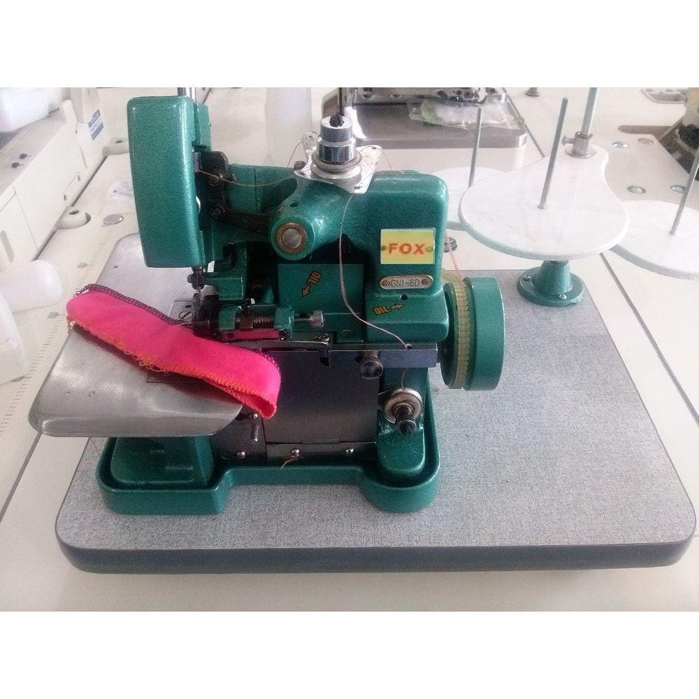 Overlock Motor Acoplado+Base de Madeira+13 itens