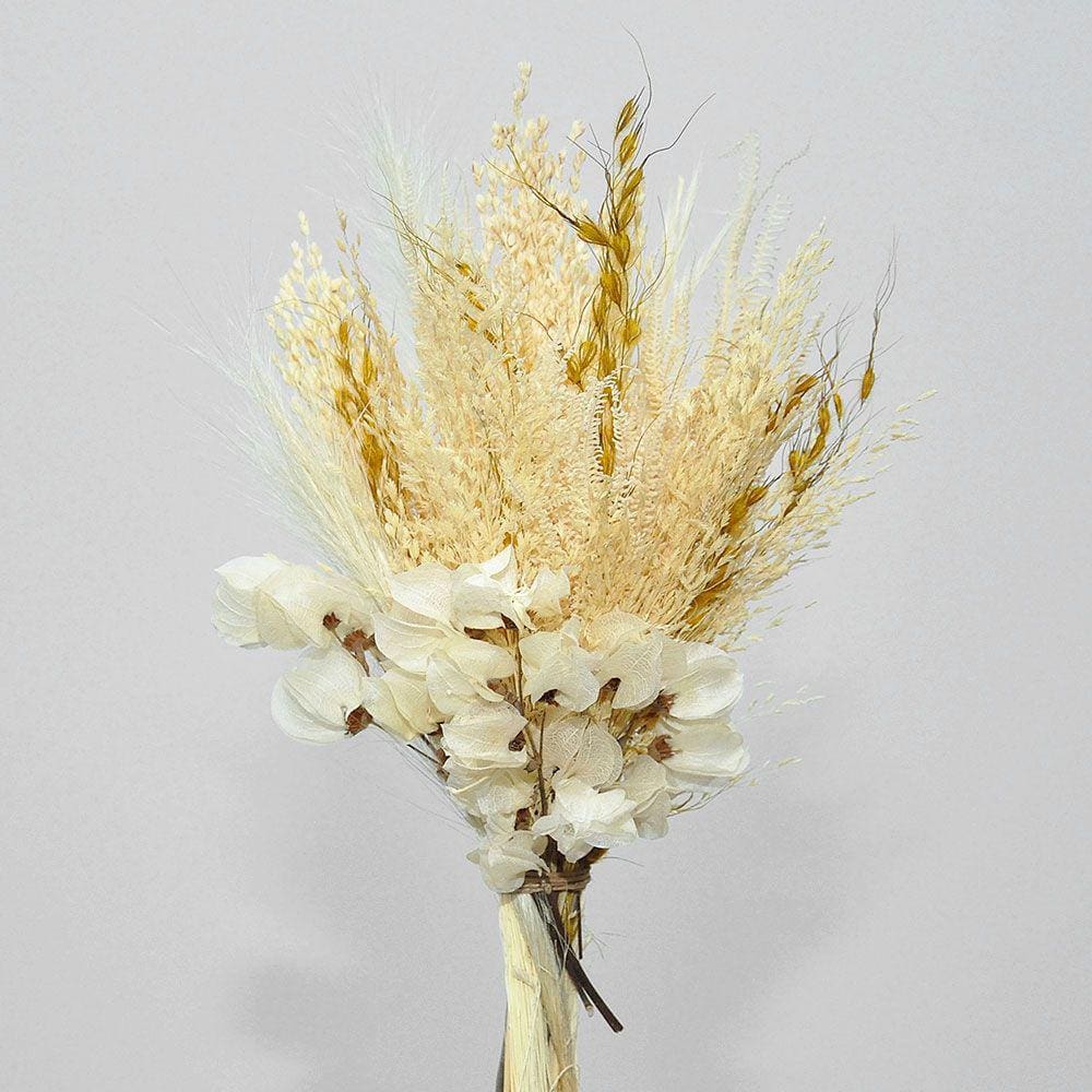 Buquê de flores desidratadas decoração capim branco