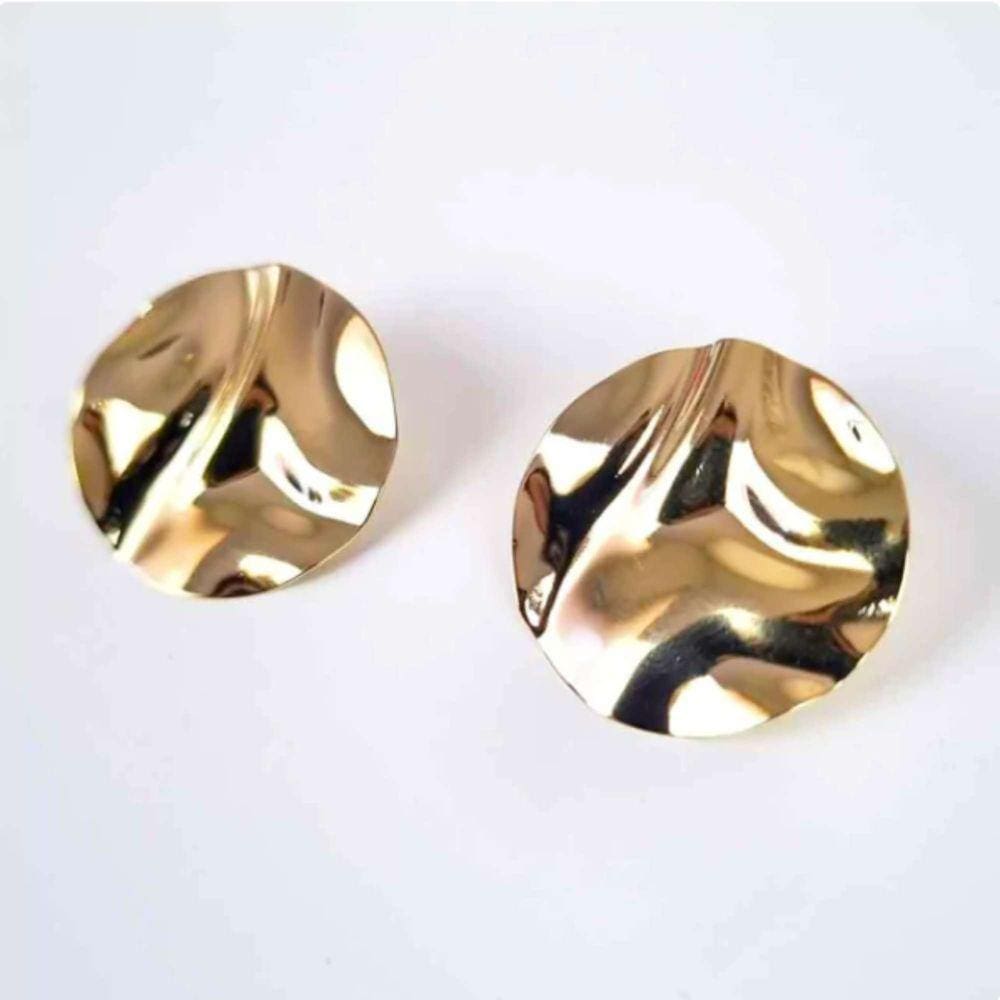 Brinco Martelado Redondo - Banhado em Ouro 18k