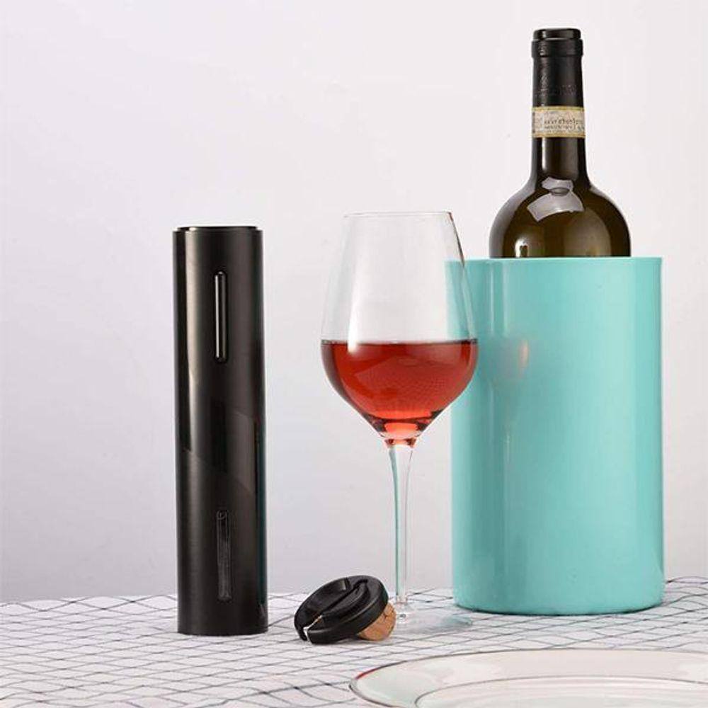 Abridor De Vinho Elétrico Luatek Preto Lk-8112 À Pilha Aa