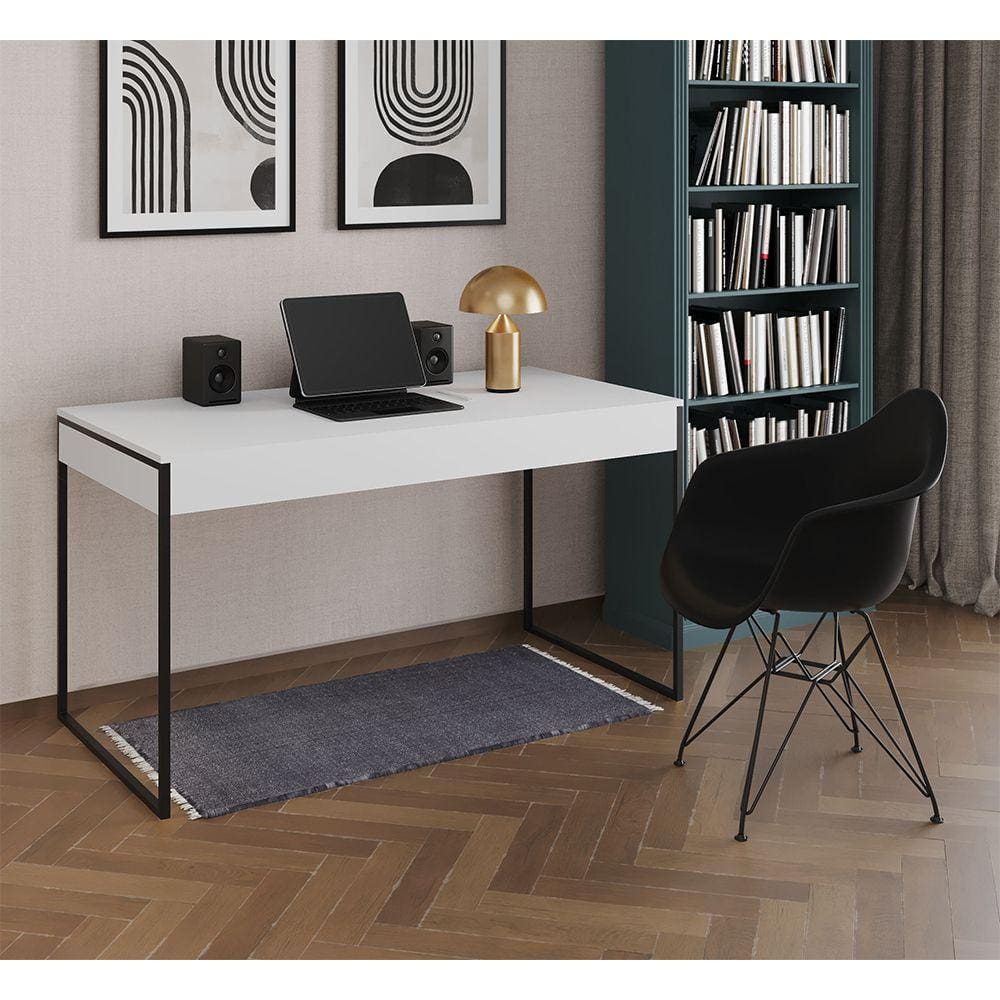 Escrivaninha Industrial Office Estudo Malta Branca 137x53cm com 1 Poltrona Preta Eames Eiffel Base F