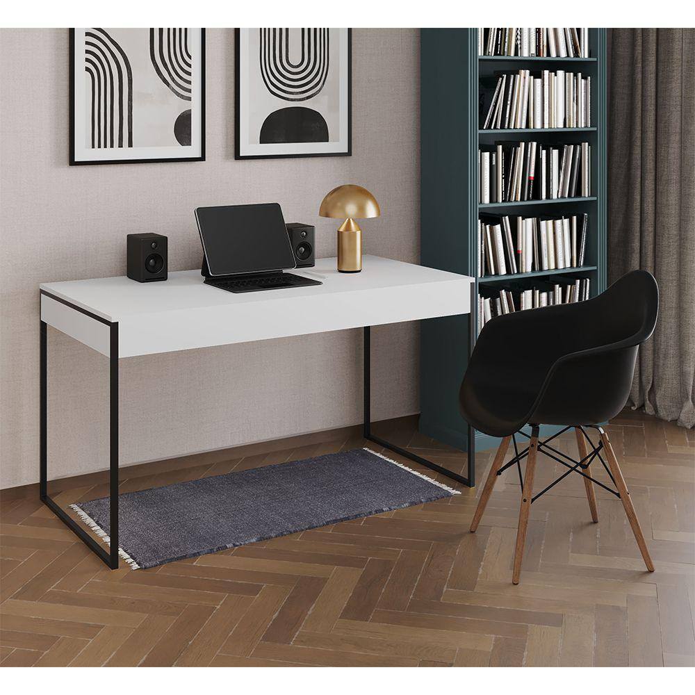 Escrivaninha Home Office Estilo Industrial Malta Branca 137x53cm Ferro Preto com 1 Poltrona Preta Ea