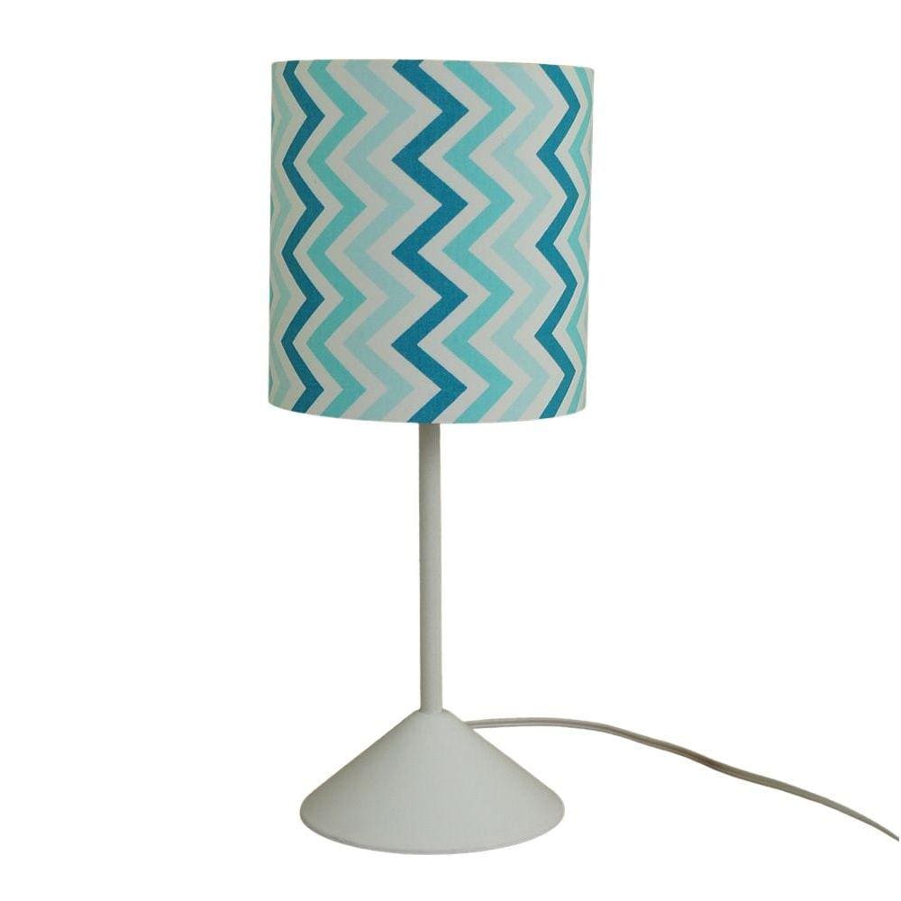 Abajur De Mesa Base Plástica E Cúpula Chevron Tons De Verde
