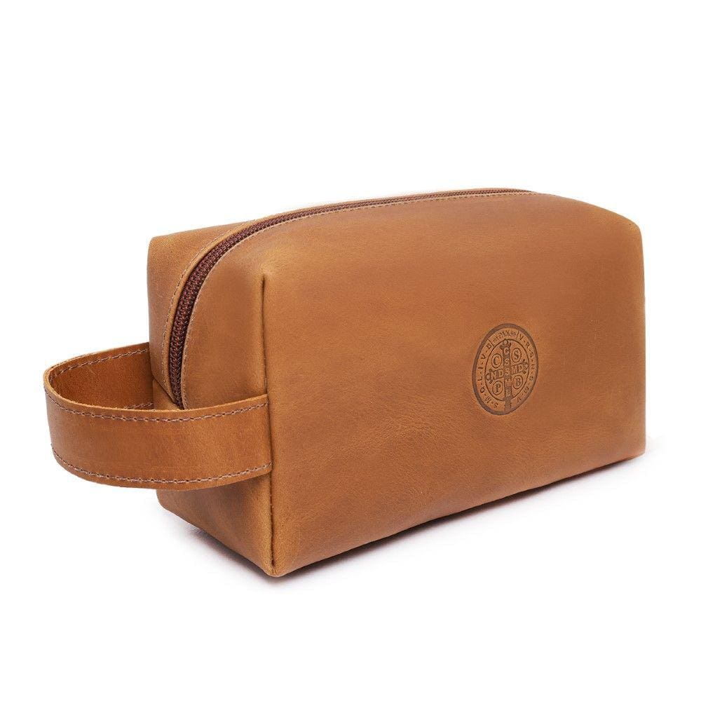 Necessaire Couro Fossil Premium Resistente Forro Impermeavel Ziper Estampa Medalha São Bento