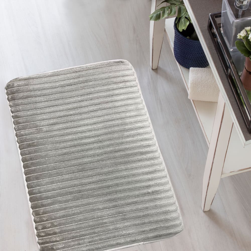 Tapete para Quarto Antiderrapante 50cm X 70cm Pelucia Wave