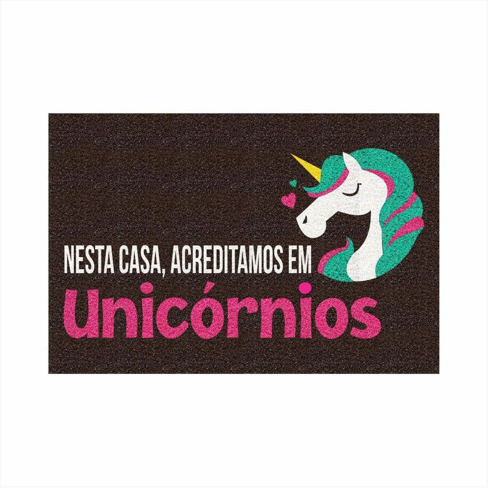 Tapete Vinil Nesta Casa, Acreditamos em Unicórnios 60X40 cm.