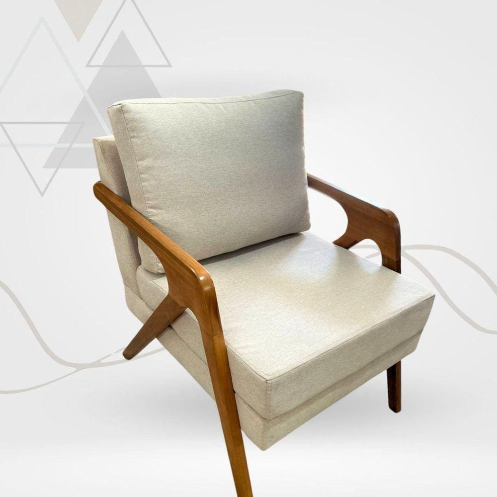 Poltrona Decorativa Braço de Madeira Linho Mona Bege