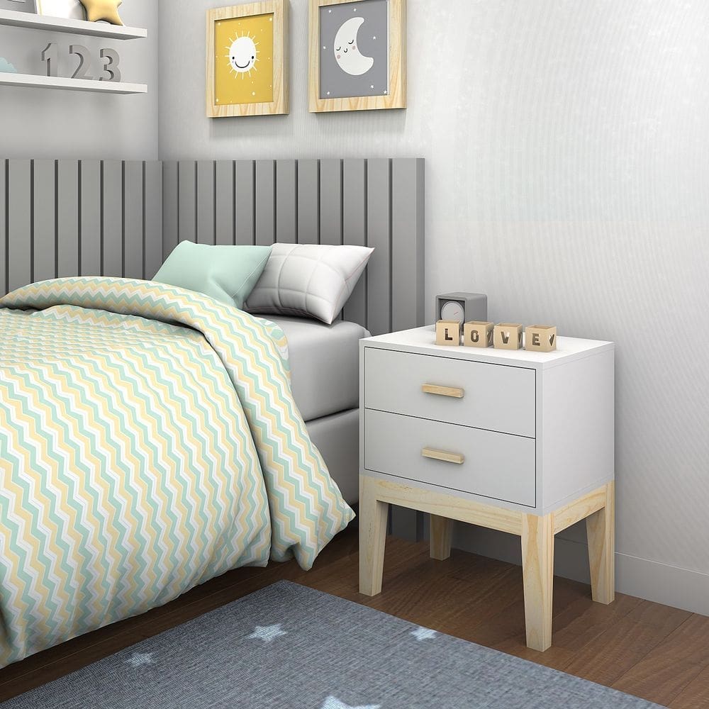 mesa de cabeceira quarto infantil cor branco pes de madeira