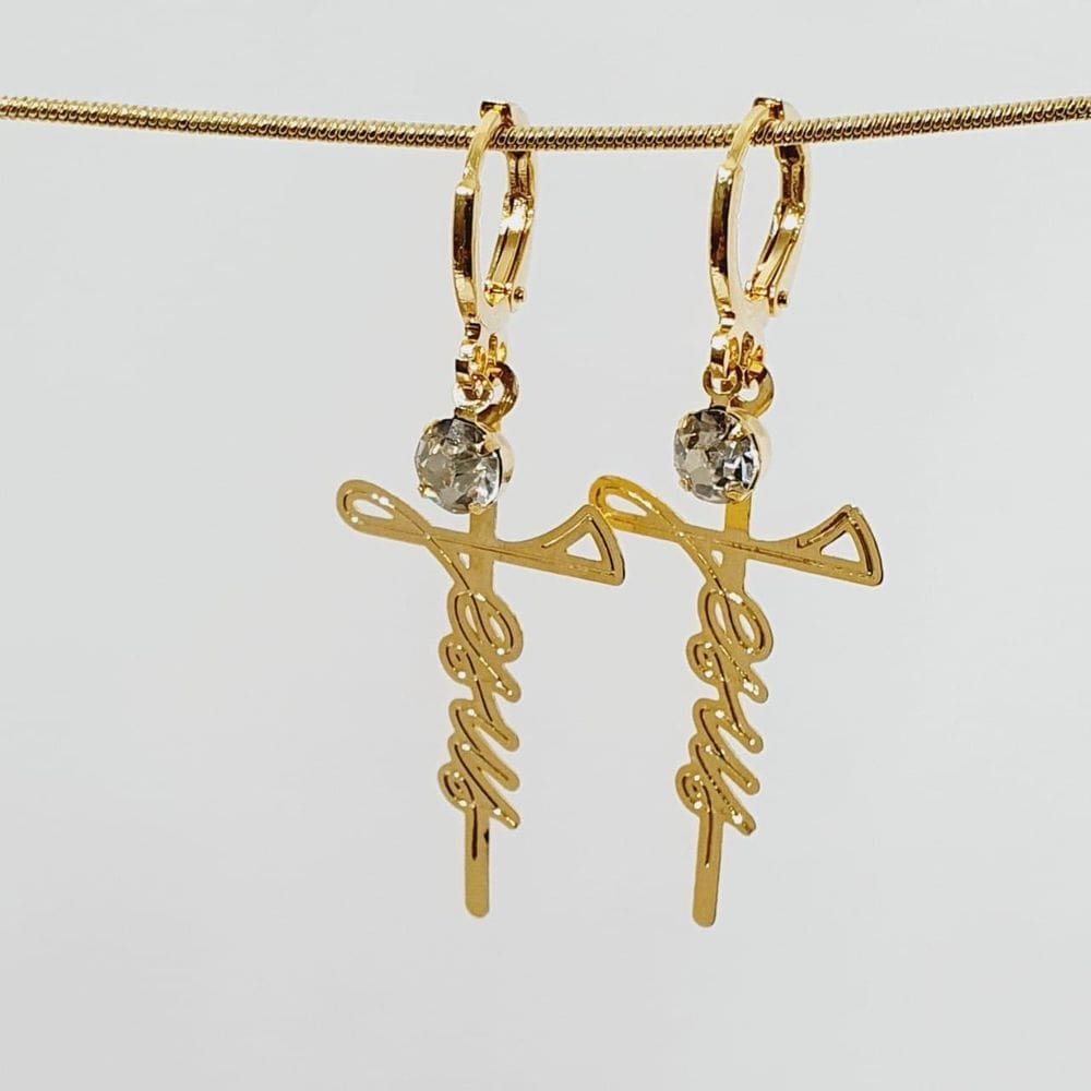 Brinco Argolinha Jesus Com Ponto De Luz Folheado A Ouro 18 K