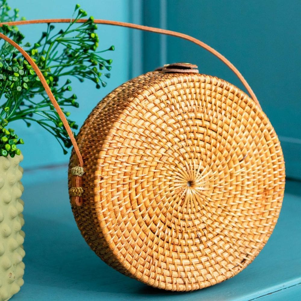Bolsa Redonda De Palha Rattan Alça De Couro Importada Bali