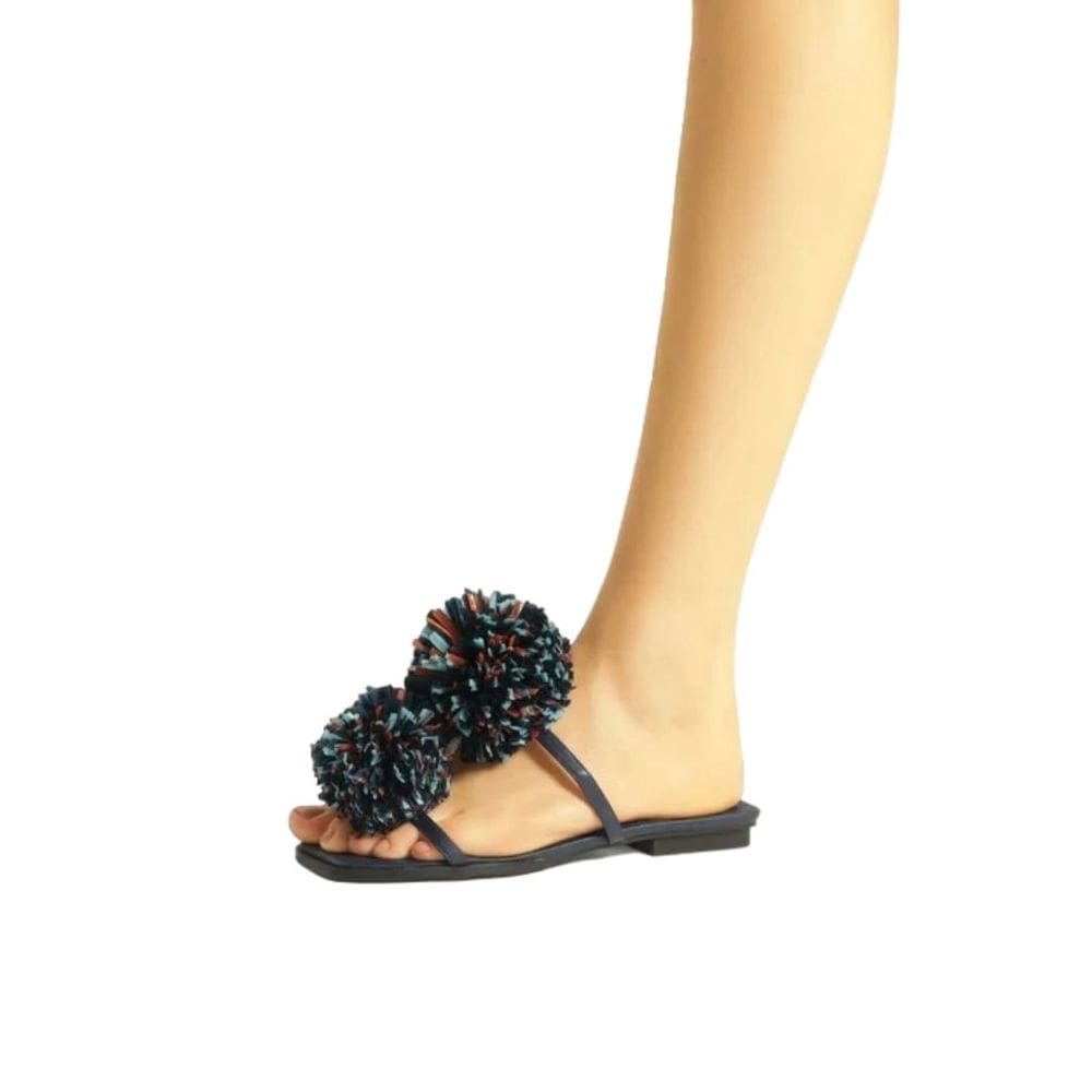 Sandália Rasteira Azul Bico Quadrado Pompom Arezzo Feminino