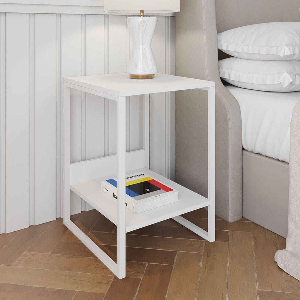 Mesa Cabeceira Industrial Lateral de Cama Branca Tókio Base Ferro Branco