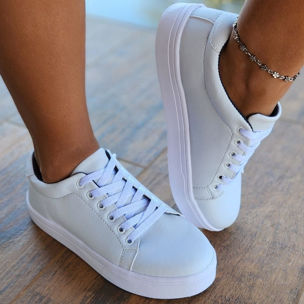 Tenis Feminino Branco Casual Com Sola de Borracha Anti-Derrapante. Classico Casual Para o Dia a Dia.