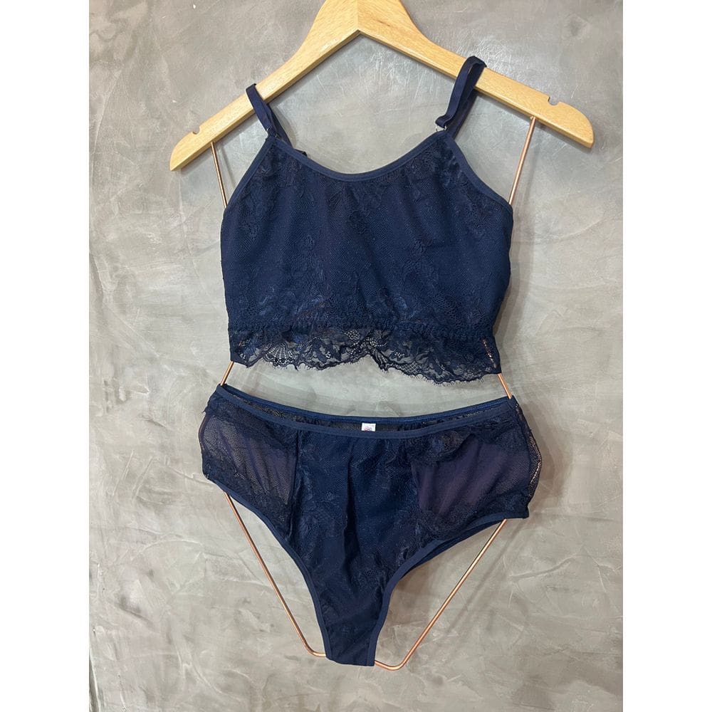 Conjunto Lingerie em Renda sem Bojo Azul Marinho em cropped Plus Size