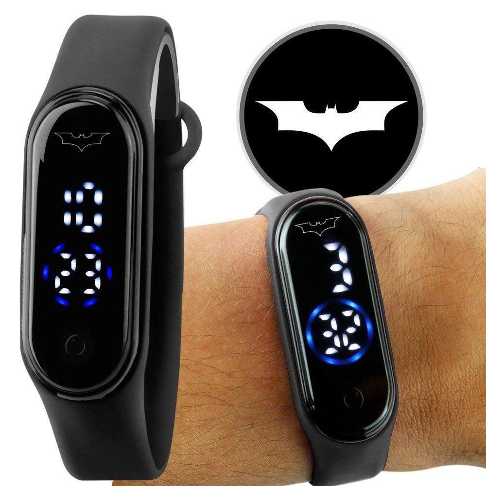 Relogio Digital Prova Dagua Bracelete Infantil + Batman Heroi Silicone Presente Preto Adolescente