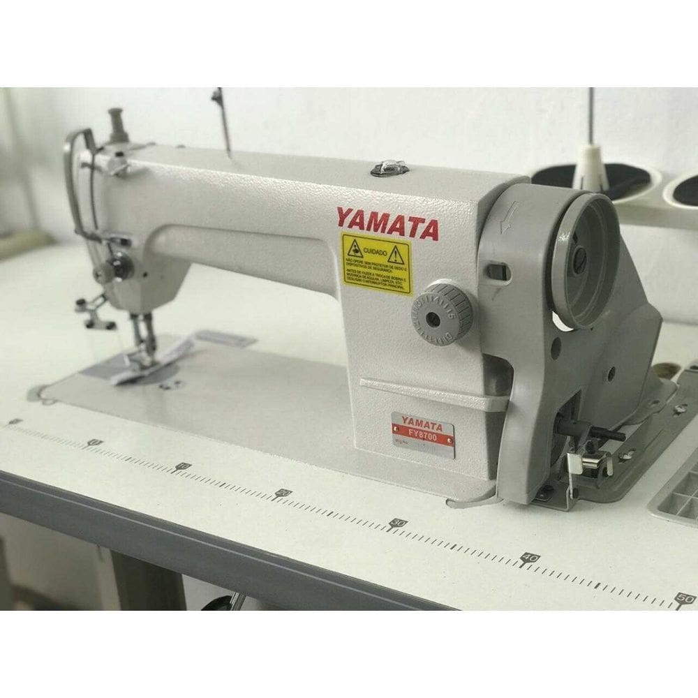 Máquina De Costura Reta Industrial Yamata +
