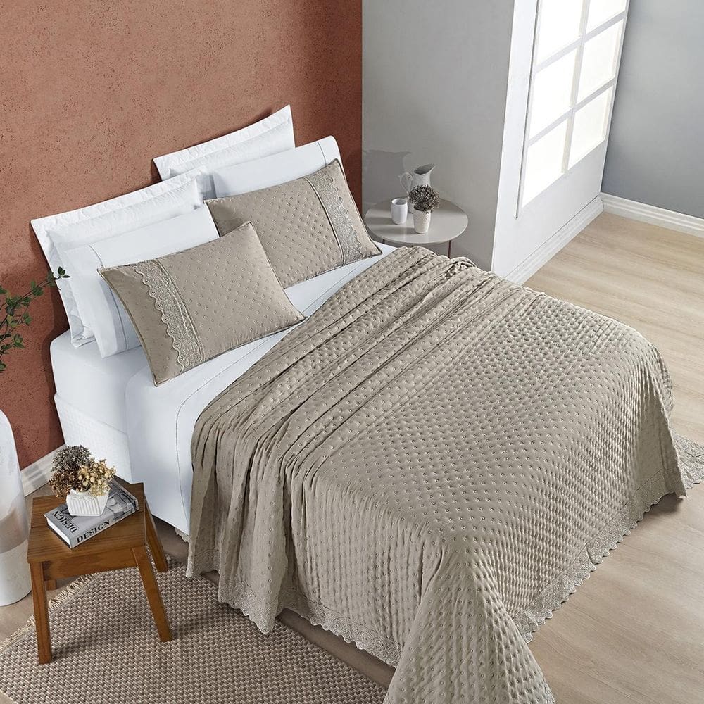 Colcha Cobre Leito Casal 3 Peças Com Bordado 200 Fios Taupe