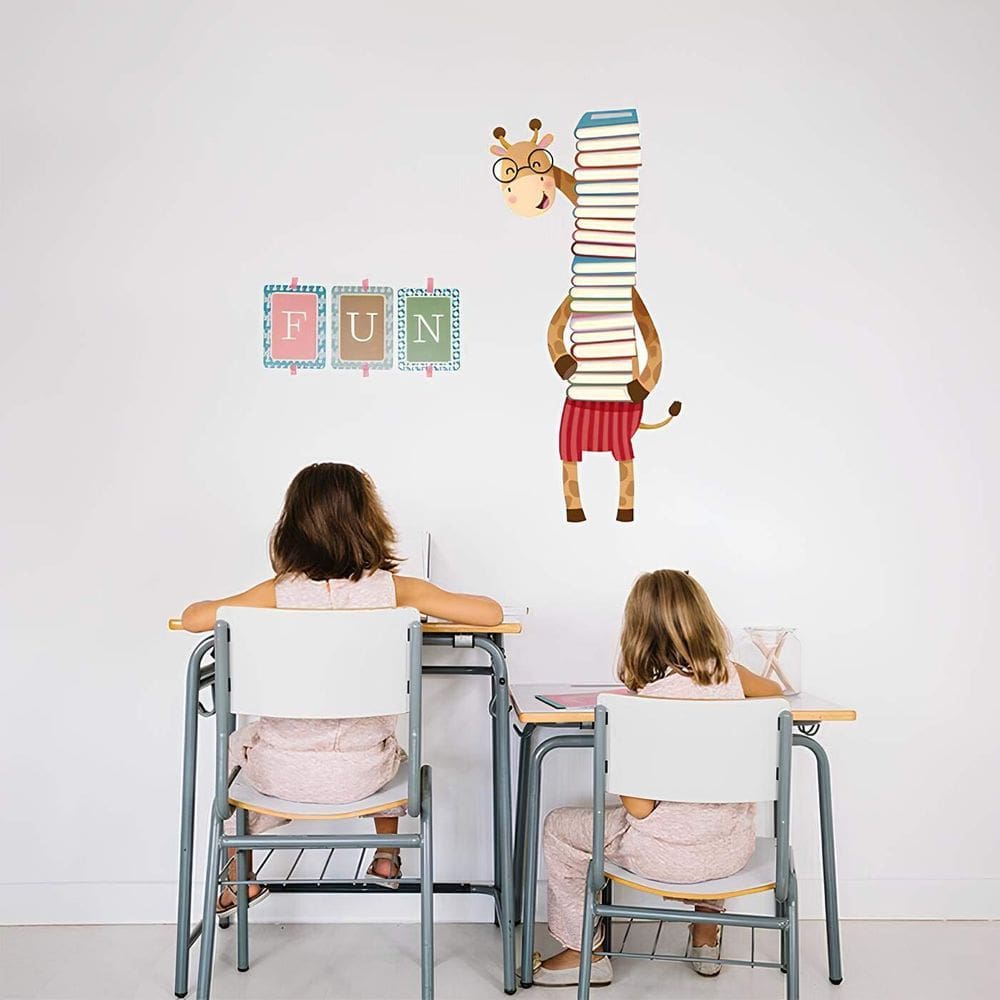 Adesivo De Parede Dona Girafa E Seus Livros