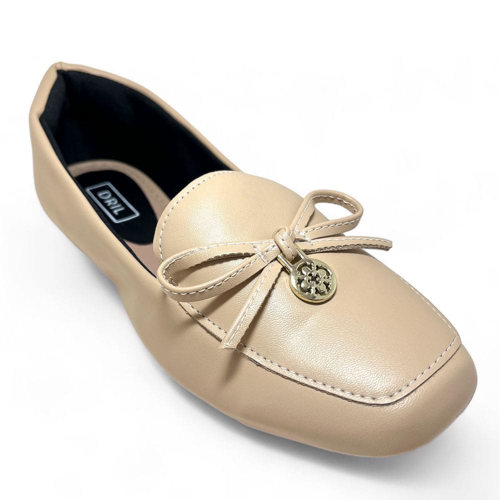 Mocassim Feminino Bico Quadrado  Detalhe Laço e Enfeite Dourado