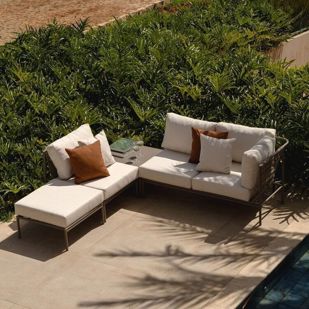 Conjunto Jardim e Varanda 1 Chaise 1 Sofá 1 Puff 1 Mesa Lateral 70cm Refúgio Cabecasa Madeiramadeira Champanhe/Quaker areia