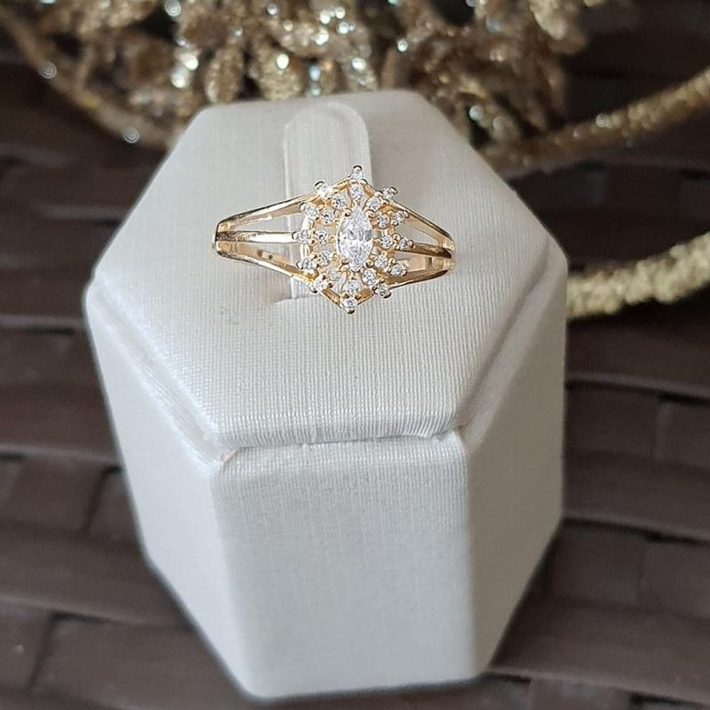 Anel Lean Com Zirconias Cristais Folheado A Ouro 18K