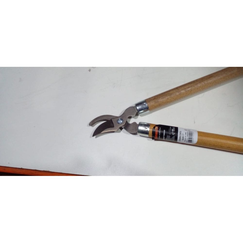 Tesoura Corta Galho 27 Polegadas Famastil