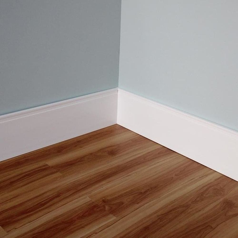 Kit com 3 barras Rodapé Scandian com Friso 15mmx20cm Metro Linear 7,2m Branco