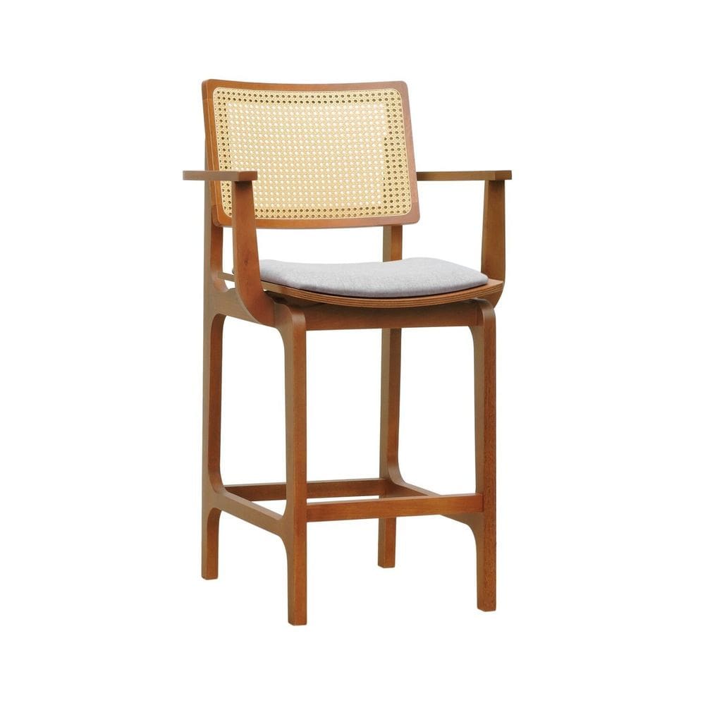 Banqueta Alta Bistrô Gus Com Braços Madeira Maciça Encosto Telinha Assento Anatômico Linho Impermeavel Amêndoa/Bege
