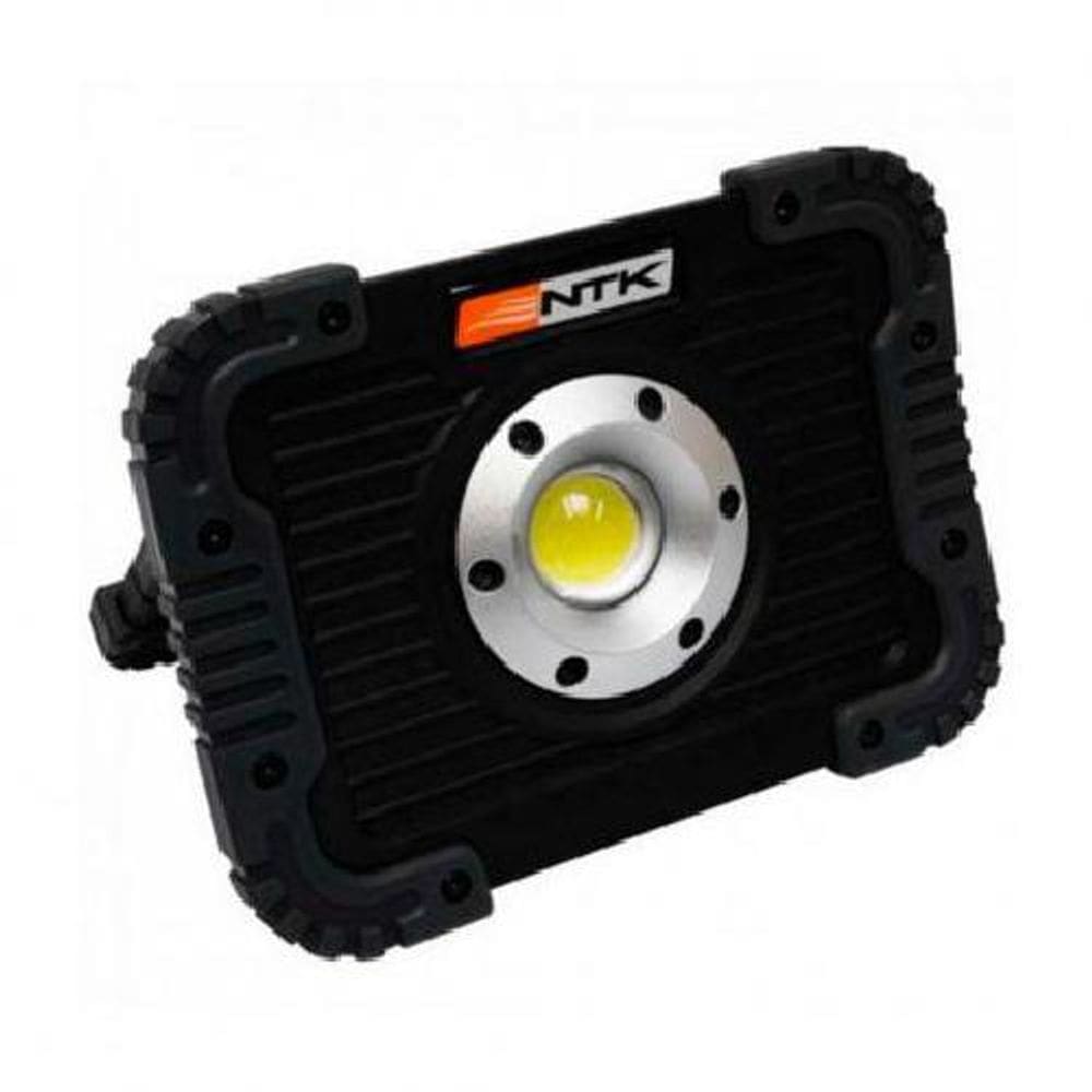 Lanterna Luz de Busca Focus Nautika 800 Lumens