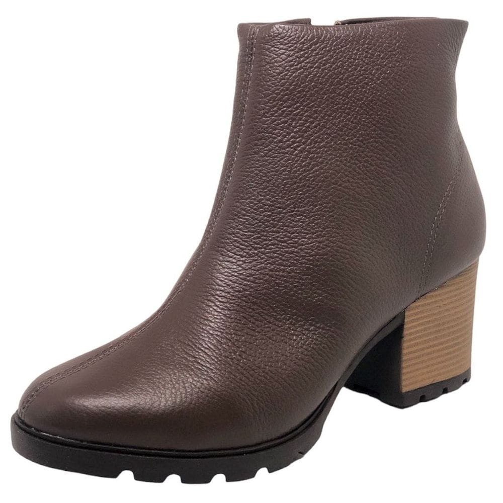Bota Feminina Couro Tratorada Cano Curto Salto Médio Cacci
