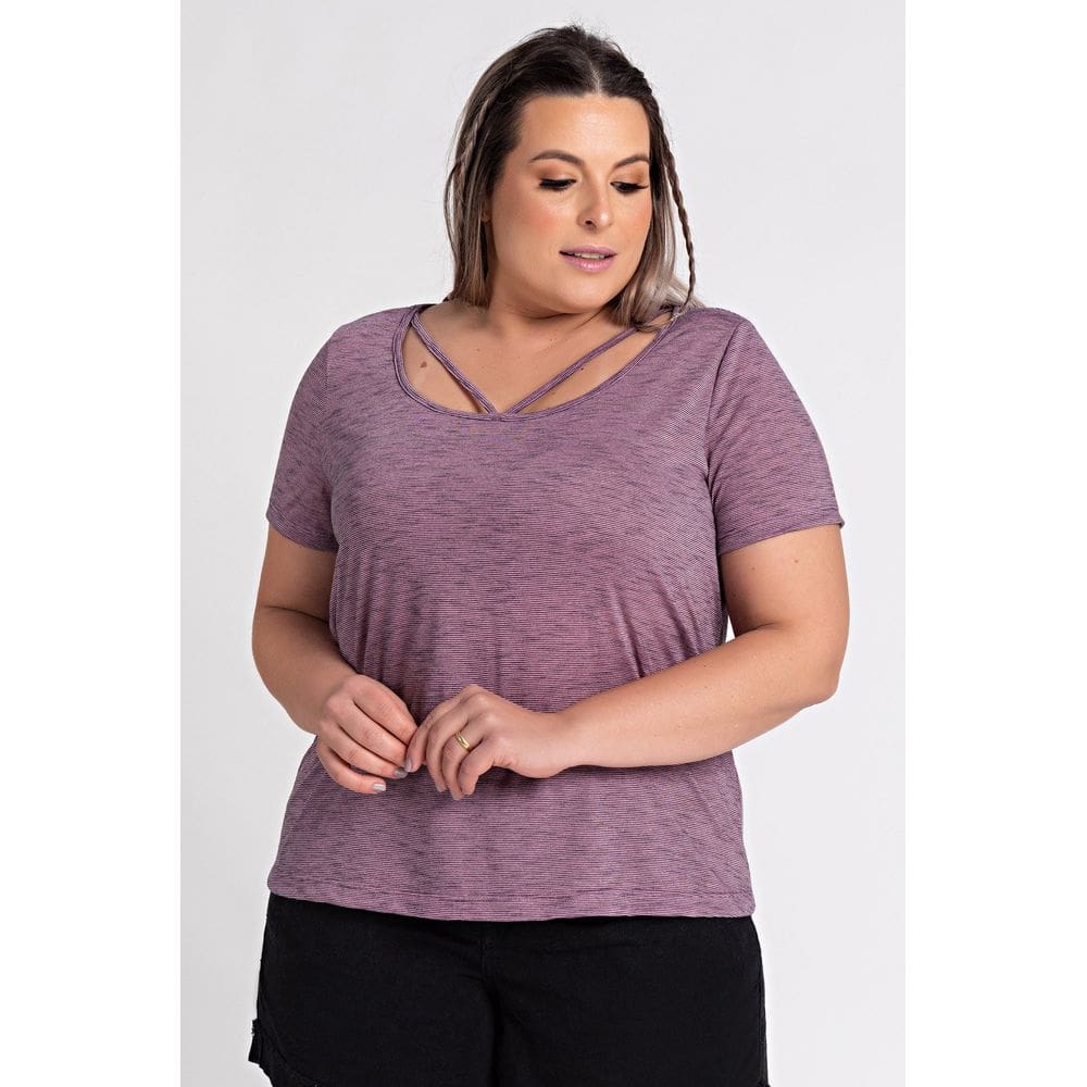 Blusa Feminina Plus Size Detalhe Gola Listras - Serena
